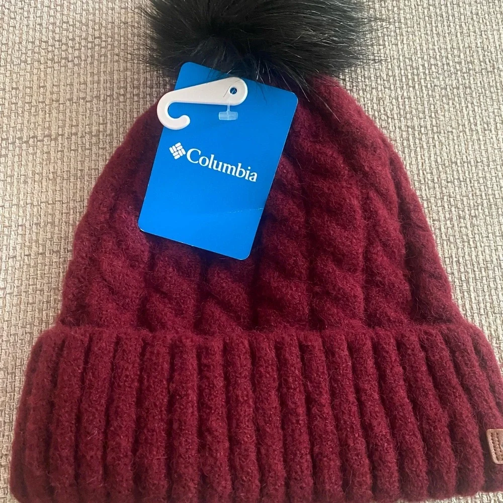 Columbia Cable Knit Pom Beanie - Burgundy